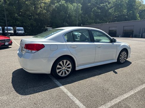 Used 2010 Subaru Legacy 2.5i Limited AWD/4WD image 3
