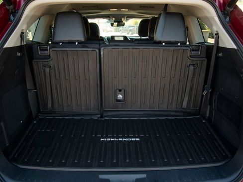 Used 2022 Toyota Highlander Limited AWD/4WD image 22