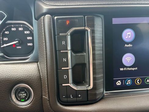 Used 2021 GMC Yukon XL Denali w/ Denali Premium Package AWD/4WD image 24