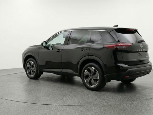 Used 2025 Nissan Rogue SV image 6