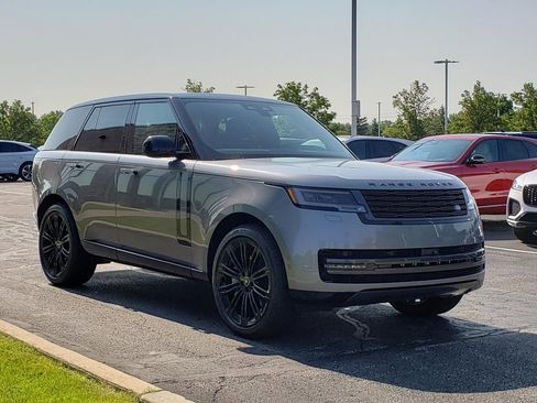 New 2025 Land Rover Range Rover SE image 3