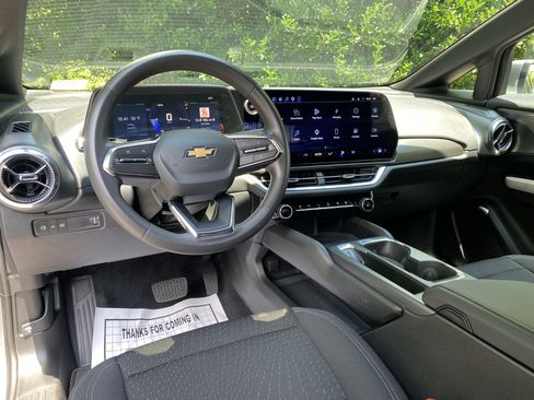 Used 2025 Chevrolet Equinox EV LT FWD image 32