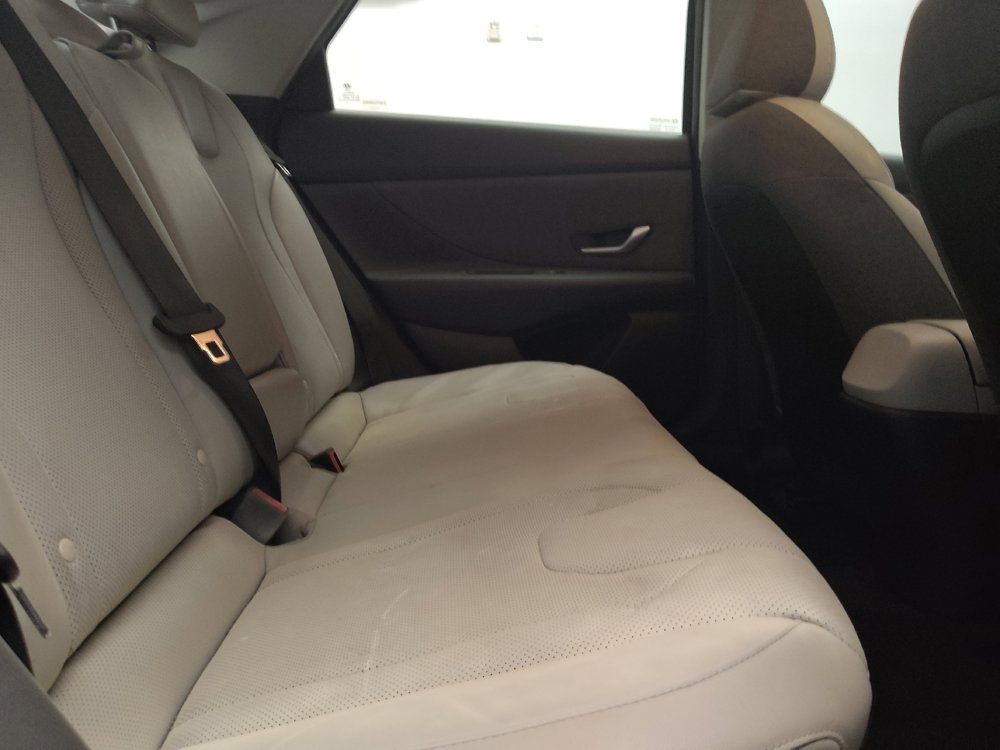 Used 2021 Hyundai Elantra Limited FWD image 19