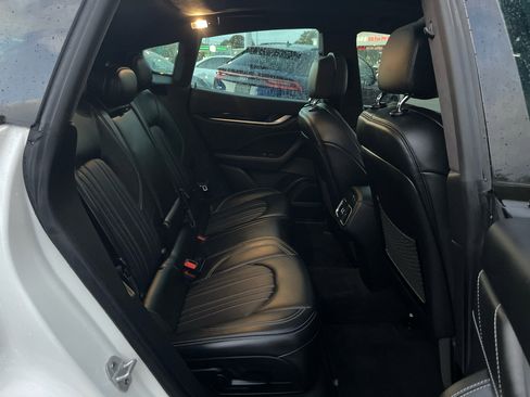 Used 2021 Maserati Levante image 46