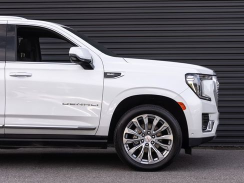 Used 2023 GMC Yukon Denali w/ Denali Reserve Package AWD/4WD image 7