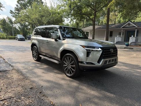 Used 2026 Lexus GX 550 AWD/4WD image 3