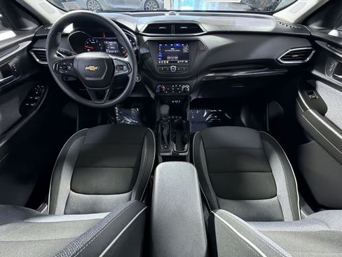 Used 2023 Chevrolet TrailBlazer LT AWD/4WD image 37