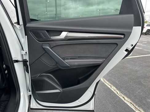 Used 2023 Audi SQ5 Prestige w/ Prestige Package image 11