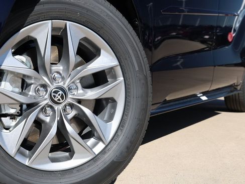 New 2026 Toyota Sienna XLE FWD image 13