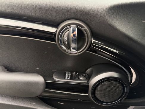 Used 2023 MINI Cooper 2-Door Hardtop image 18