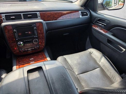 Used 2010 Chevrolet Tahoe LTZ AWD/4WD image 22