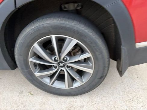 Used 2020 Hyundai Santa Fe SEL w/ Convenience Package FWD image 4