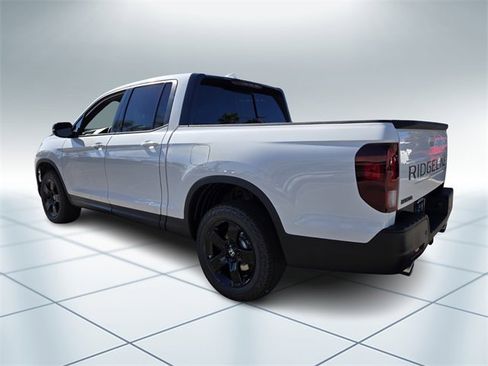 New 2026 Honda Ridgeline Black Edition image 3