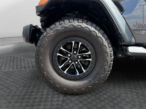 Used 2024 Jeep Wrangler Unlimited Rubicon w/ XTREMEE 35" Tire Package AWD/4WD image 14