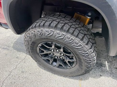 Used 2026 Chevrolet Colorado ZR2 w/ Midnight Edition AWD/4WD image 13