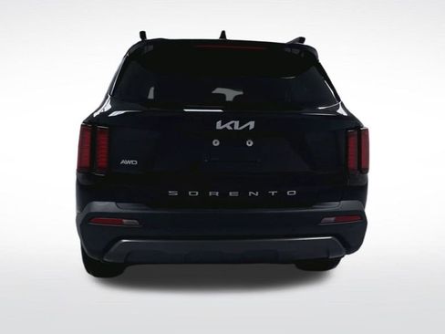 Used 2022 Kia Sorento S image 7