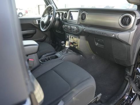 Used 2019 Jeep Wrangler Sport S image 13