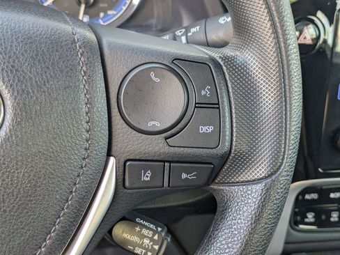 Used 2017 Toyota Corolla LE image 9