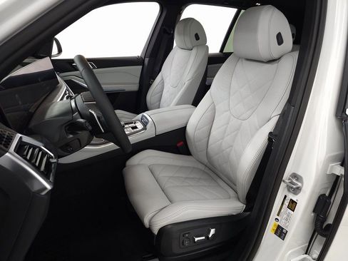 Used 2026 BMW X5 xDrive50e w/ Premium Package AWD/4WD image 11