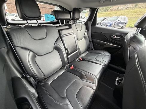 Used 2019 Jeep Cherokee Limited AWD/4WD image 44