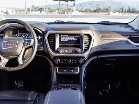 Used 2023 GMC Acadia Denali w/ Denali Ultimate Package AWD/4WD image 15