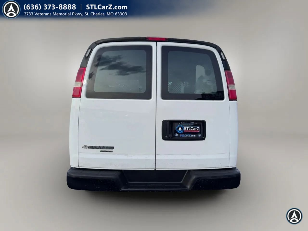 Used 2016 Chevrolet Express 2500 RWD image 4