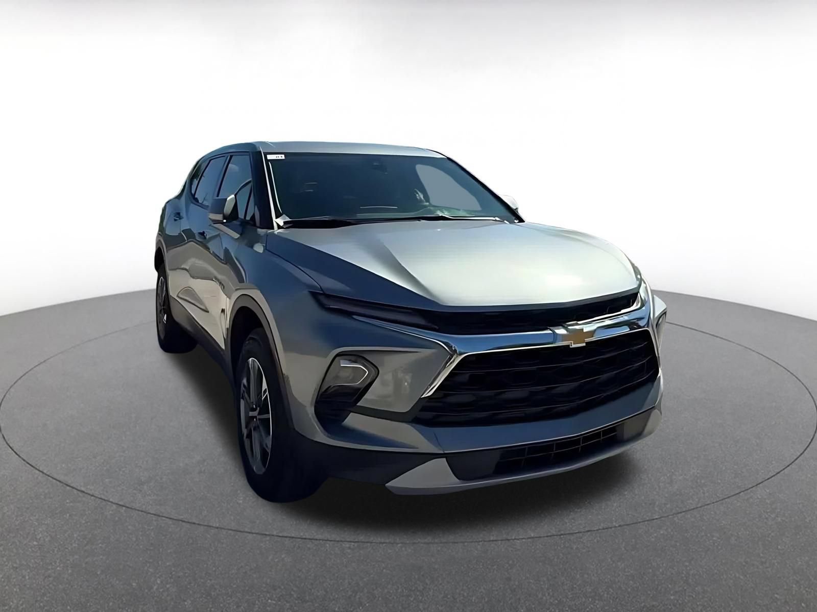 Used 2026 Chevrolet Blazer LT FWD image 3