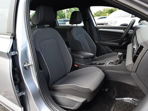 Certified 2025 Volkswagen Jetta Sport FWD image 20