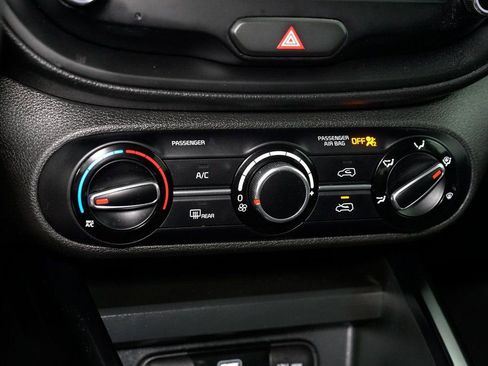 Used 2023 Kia Soul LX image 18