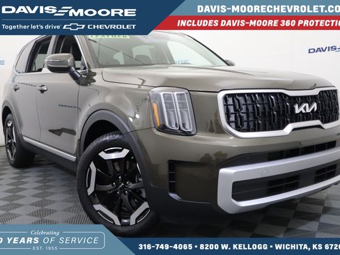 Used 2025 Kia Telluride EX w/ EX Captain's Chair Package image 1