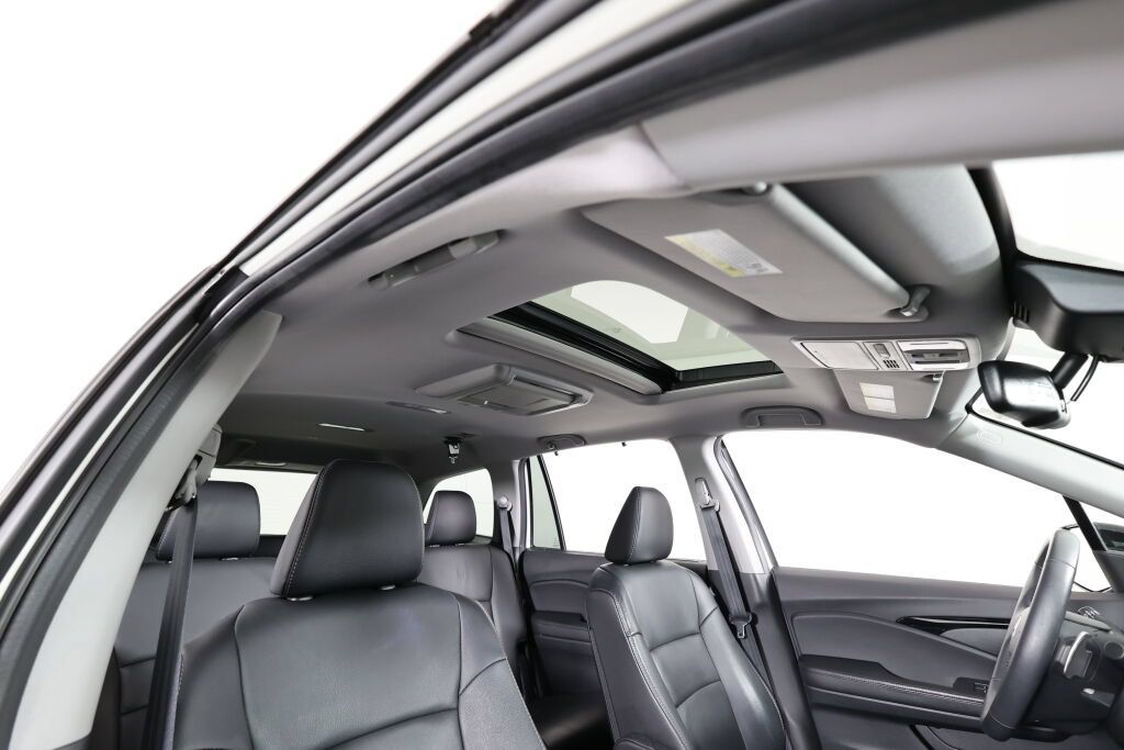 Used 2017 Honda Pilot Touring image 40