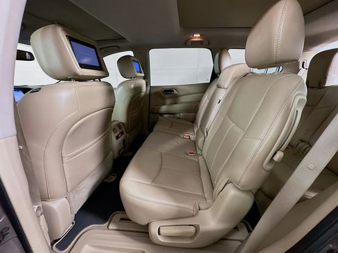 Used 2014 Nissan Pathfinder Platinum w/ Platinum Premium Package FWD image 28