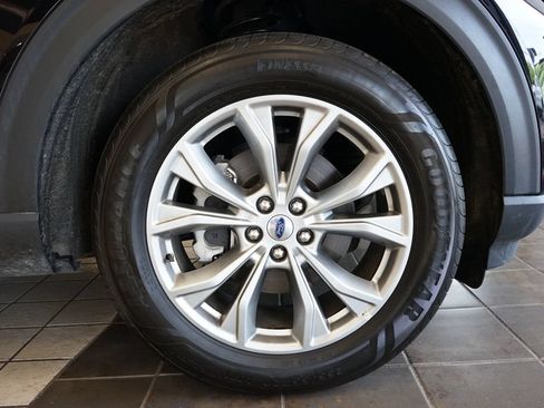 Used 2023 Ford Explorer Limited w/ Equipment Group 301A AWD/4WD image 57