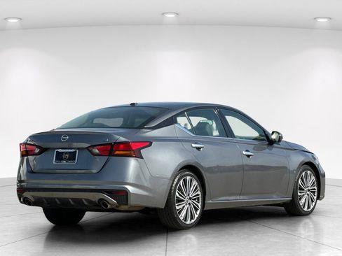 Used 2023 Nissan Altima 2.5 SL FWD image 6