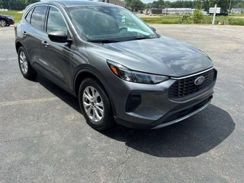 Used 2024 Ford Escape Active FWD image 2