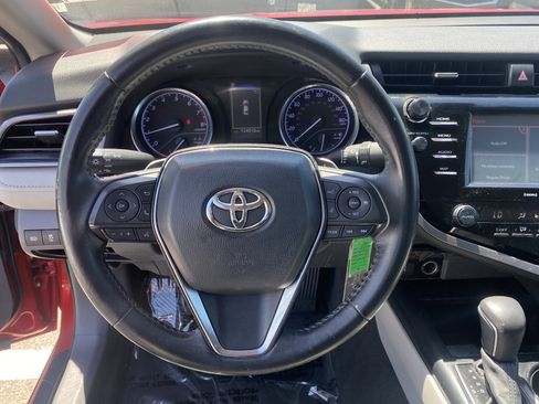 Used 2020 Toyota Camry SE FWD image 12