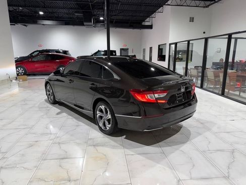 Used 2018 Honda Accord EX image 10