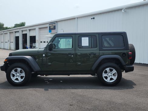 Used 2021 Jeep Wrangler Unlimited Sport AWD/4WD image 2