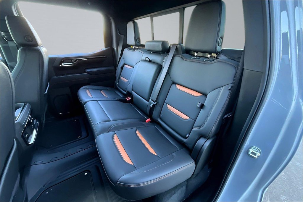 Used 2025 GMC Sierra 1500 AT4 w/ AT4 Premium Package AWD/4WD image 23