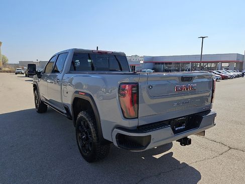 Used 2024 GMC Sierra 2500 AT4 w/ AT4 Premium Plus Package image 3