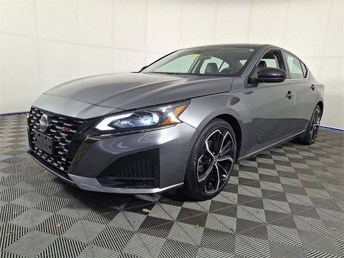 Used 2023 Nissan Altima 2.5 SR image 6