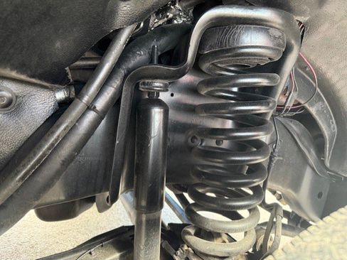 Used 2008 Ford F550 2WD Regular Cab Super Duty image 19