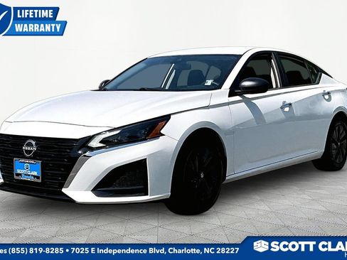 Used 2024 Nissan Altima 2.5 S FWD image 3