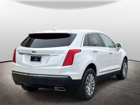 Used 2017 Cadillac XT5 Luxury w/ LPO, Wheel Lock Package image 2