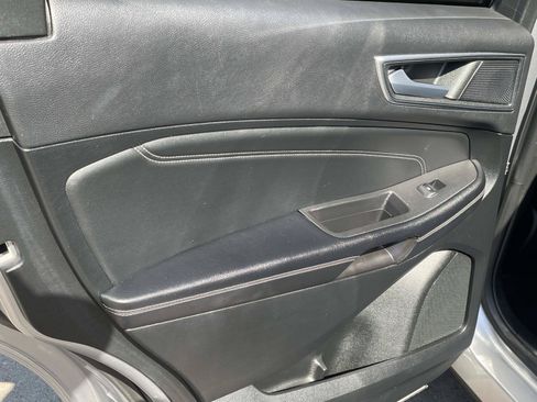 Used 2022 Ford Edge Titanium AWD/4WD image 22