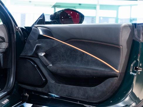 Certified 2022 Ferrari Roma image 40