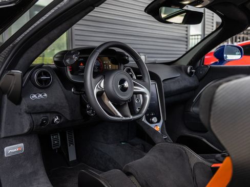 Used 2026 McLaren 750S RWD image 35