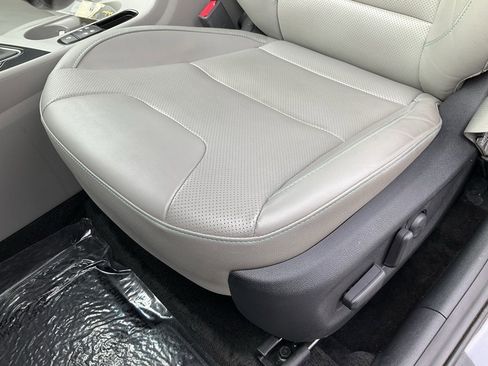 Used 2019 Kia Niro EX Premium w/ Sunroof Package image 15