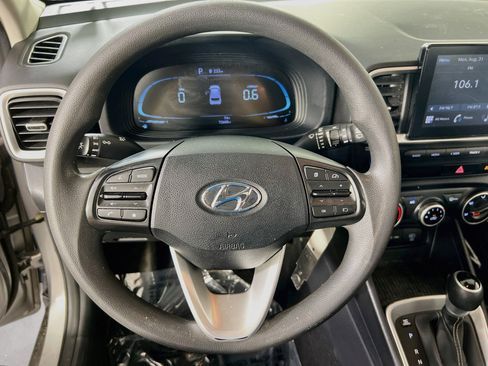 Used 2023 Hyundai Venue SE w/ Cargo Package FWD image 11
