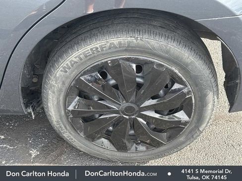 Used 2019 Toyota Corolla LE FWD image 10
